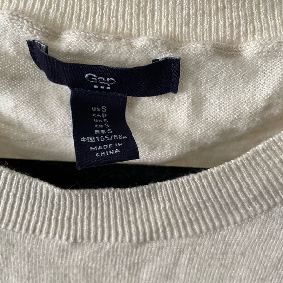 4/$25 Gap Factory watermelon sweater - Picture 2 of 2